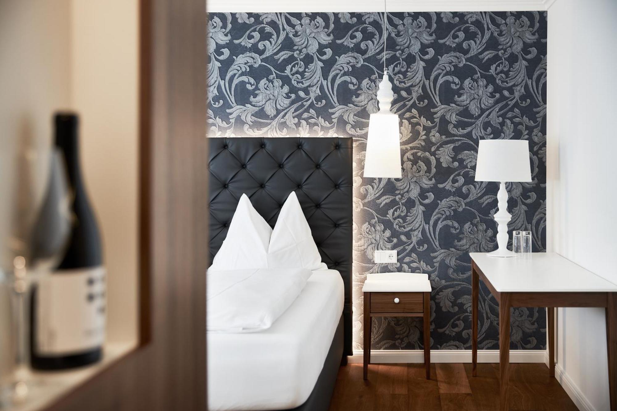 Gasthof Hotel Zweimueller กรีสเคอร์เคน ภายนอก รูปภาพ